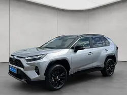 Grau Gebraucht 2024 Toyota RAV4 Hybrid Style SUV | 43.590 € (Fairer Preis)