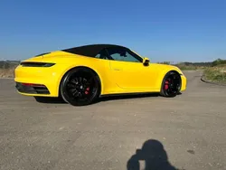 Gelb Gebraucht 2020 Porsche 911 Carrera 4S Cabriolet Cabrio | 125.000 € (Superpreis)