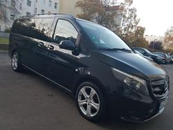 Schwarz Gebraucht 2016 Mercedes Vito Kombi | 17.800 €