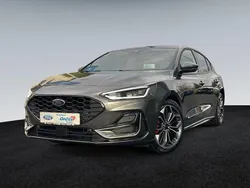 Magneticgrau (metallic) Gebraucht 2024 Ford Focus ST-Line X Kleinwagen | 30.900 € (Teuer)