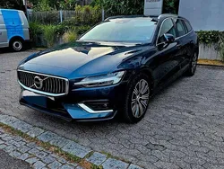 Blau Gebraucht 2020 Volvo V60 Inscription Kombi | 21.800 € (Etwas zu teuer)