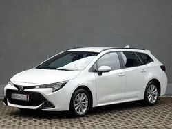 Super white 2 (metallic) Gebraucht 2023 Toyota Corolla Business Edition Kombi | 25.980 € (Guter Preis)