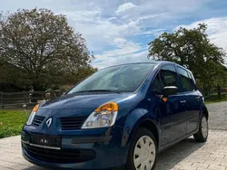Blau Gebraucht 2005 Renault Modus Van / Kleinbus | 1.500 €