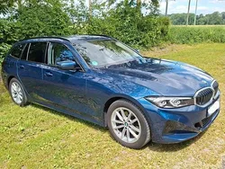 Blau Gebraucht 2023 BMW 320 Shadowline Kombi | 30.990 € (Guter Preis)