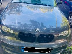 Grau Gebraucht 2007 BMW 118 Kleinwagen | 2.700 € (Superpreis)