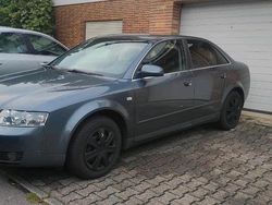 Grau Gebraucht 2001 Audi A4 Limousine | 2.300 € (Fairer Preis)
