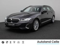 Sophistograu brillanteffekta9 Gebraucht 2022 BMW 530 Luxury Line Kombi | 31.999 € (Guter Preis)