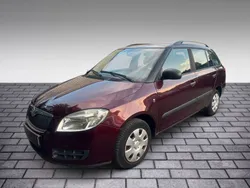 Rot Gebraucht 2010 Skoda Fabia Cool Edition Kombi | 2.490 € (Fairer Preis)