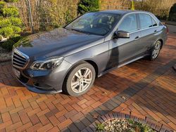 Grau Gebraucht 2013 Mercedes E220 Elegance Limousine | 16.000 € (Teuer)