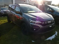 Dolomit grau Gebraucht 2025 Dacia Jogger Extreme Kombi | 27.732 €