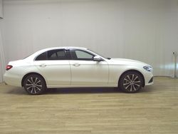Polarweiss uni Gebraucht 2022 Mercedes E300 Avantgarde Limousine | 29.380 € (Guter Preis)