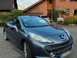 Grau Gebraucht 2007 Peugeot 207 CC Cabrio | 2.700 €