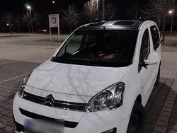 Weiß Gebraucht 2015 Citroën Berlingo Van / Kleinbus | 8.500 € (Teuer)