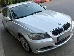 Silber Gebraucht 2011 BMW 330 Kombi | 6.490 €
