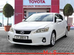 Weiß Gebraucht 2011 Lexus CT200h Limousine | 9.490 € (Guter Preis)