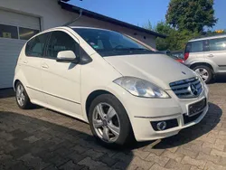 Weiß Gebraucht 2010 Mercedes A180 Avantgarde Kleinwagen | 2.990 € (Guter Preis)