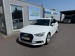 Weiß Gebraucht 2018 Audi A3 Sportback Sport Limousine | 17.940 € (Guter Preis)