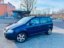 Blau Gebraucht 2004 VW Touran Van / Kleinbus | 1.600 € (Fairer Preis)