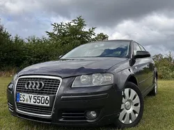 Grau Gebraucht 2004 Audi A3 Sportback Ambiente Limousine | 3.990 € (Etwas zu teuer)