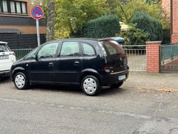 Schwarz Gebraucht 2009 Opel Meriva Van / Kleinbus | 3.800 € (Etwas zu teuer)