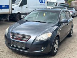 Grau Gebraucht 2009 Kia Ceed Limousine | 3.999 € (Fairer Preis)