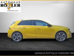 Gelb Gebraucht 2022 Opel Astra Elegance Limousine | 24.600 € (Fairer Preis)