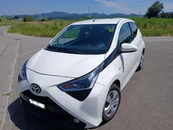 Weiß Gebraucht 2020 Toyota Aygo Trend Kleinwagen | 8.500 € (Guter Preis)