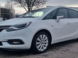 Weiß Gebraucht 2017 Opel Zafira Tourer Business Van / Kleinbus | 6.900 € (Fairer Preis)