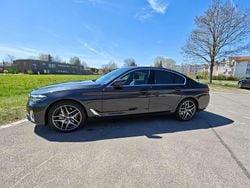 Grau Gebraucht 2022 BMW 530 Luxury Line Limousine | 42.500 € (Superpreis)