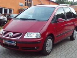 Rot Gebraucht 2009 VW Sharan Trendline Van / Kleinbus | 4.299 € (Fairer Preis)