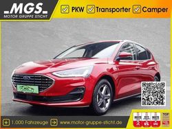 Fantastic red metallic Gebraucht 2023 Ford Focus Titanium X Limousine | 22.870 € (Fairer Preis)