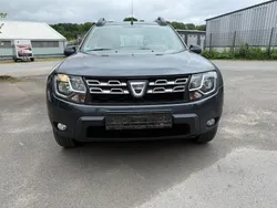 Grau Gebraucht 2014 Dacia Duster Lauréate SUV | 5.650 € (Superpreis)