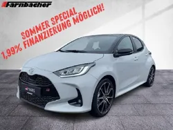 Grau Neu 2024 Toyota Yaris Hybrid Sport Limousine | 32.290 € (Guter Preis)