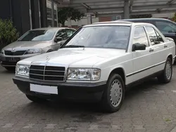 Weiß Gebraucht 1983 Mercedes 190 Limousine | 5.880 €