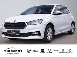 Moonweiss metallic Gebraucht 2024 Skoda Fabia Selection Limousine | 19.890 € (Fairer Preis)