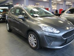 Grau Gebraucht 2018 Ford Fiesta Trend Limousine | 8.480 € (Fairer Preis)