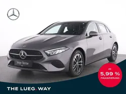 Grau metalliclack mountaingrau Gebraucht 2024 Mercedes A200 Progressive Limousine | 28.985 € (Guter Preis)