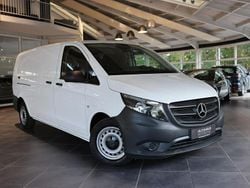 Weiß Gebraucht 2024 Mercedes Vito Van / Kleinbus | 29.980 € (Guter Preis)
