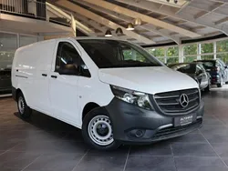 Weiß Gebraucht 2024 Mercedes Vito Van / Kleinbus | 29.980 € (Guter Preis)
