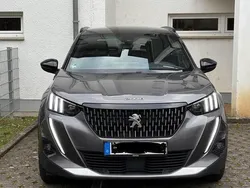 Schwarz Gebraucht 2020 Peugeot 2008 GT-line SUV | 20.900 €