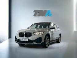 Mineralweiss metallic Gebraucht 2022 BMW X1 Sport Line SUV | 23.699 € (Guter Preis)
