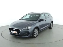 Grau Gebraucht 2018 Hyundai i30 Passion Plus Kombi | 15.620 € (Fairer Preis)