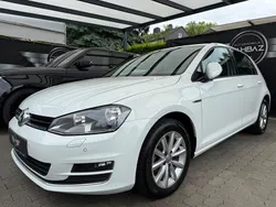 Weiß Gebraucht 2016 VW Golf VII LOUNGE Limousine | 14.400 € (Etwas zu teuer)