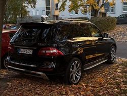 Schwarz Gebraucht 2012 Mercedes ML350 AMG SUV | 22.000 € (Etwas zu teuer)