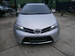 Silver metallic Gebraucht 2015 Toyota Auris Life+ Kleinwagen | 9.990 € (Guter Preis)