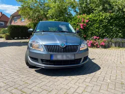 Grau Gebraucht 2012 Skoda Fabia Kleinwagen | 3.099 € (Guter Preis)