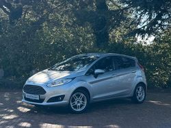 Silber Gebraucht 2014 Ford Fiesta Titanium Kleinwagen | 6.499 € (Fairer Preis)