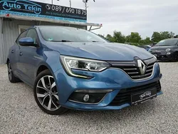Blau Gebraucht 2016 Renault Mégane III Bose Edition Limousine | 9.950 € (Etwas zu teuer)