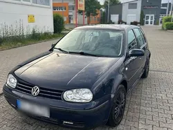Blau Gebraucht 2000 VW Golf IV Comfortline Kombi | 2.400 € (Teuer)