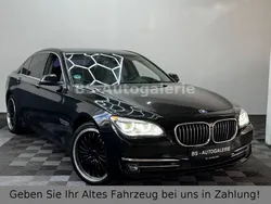 Schwarz Gebraucht 2012 BMW 750 Limousine | 9.890 €